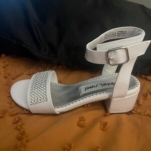 New- youth girls dress shoe